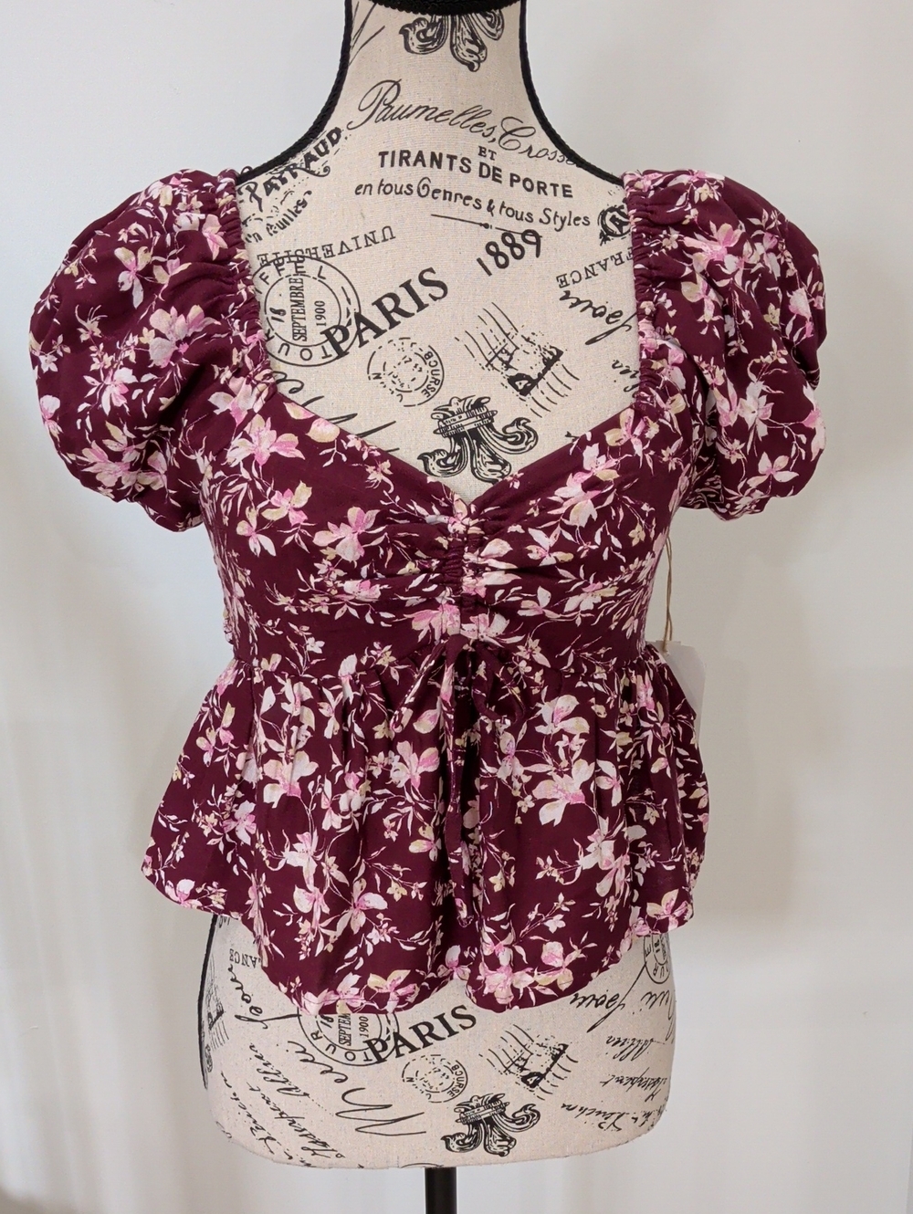 MIDNIGHT SKY | Women's Maroon Floral Tiered Peplum Sweetheart Short Sleeve Top